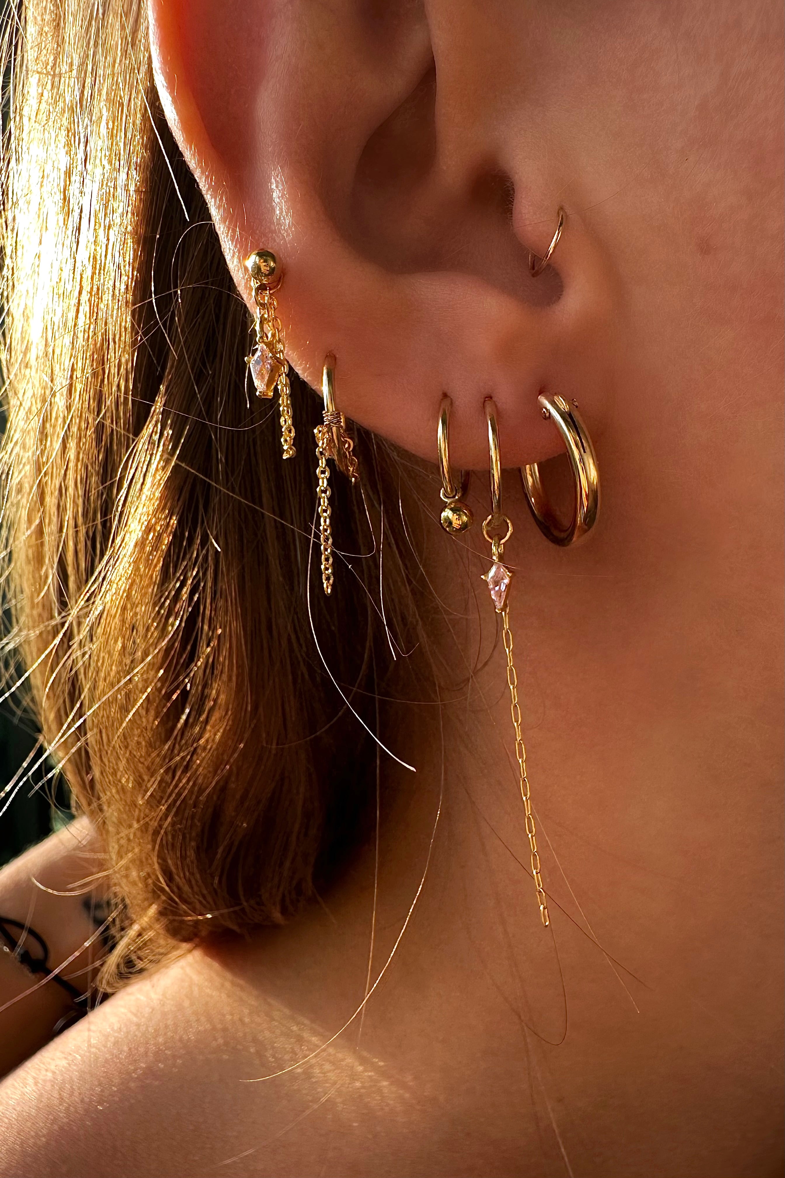 ⟢ Kive Chain Hoop