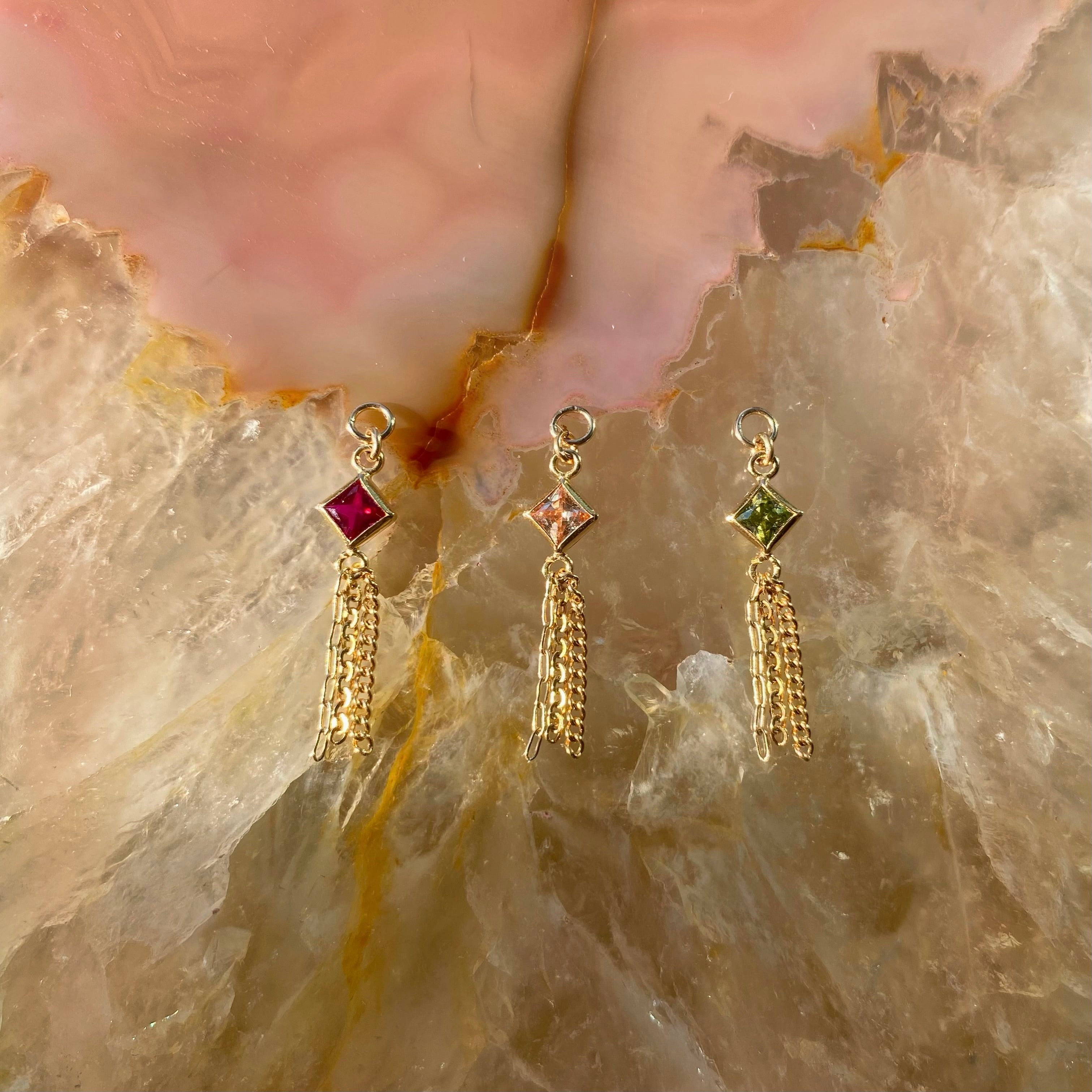✦ Diamond Chain Charm