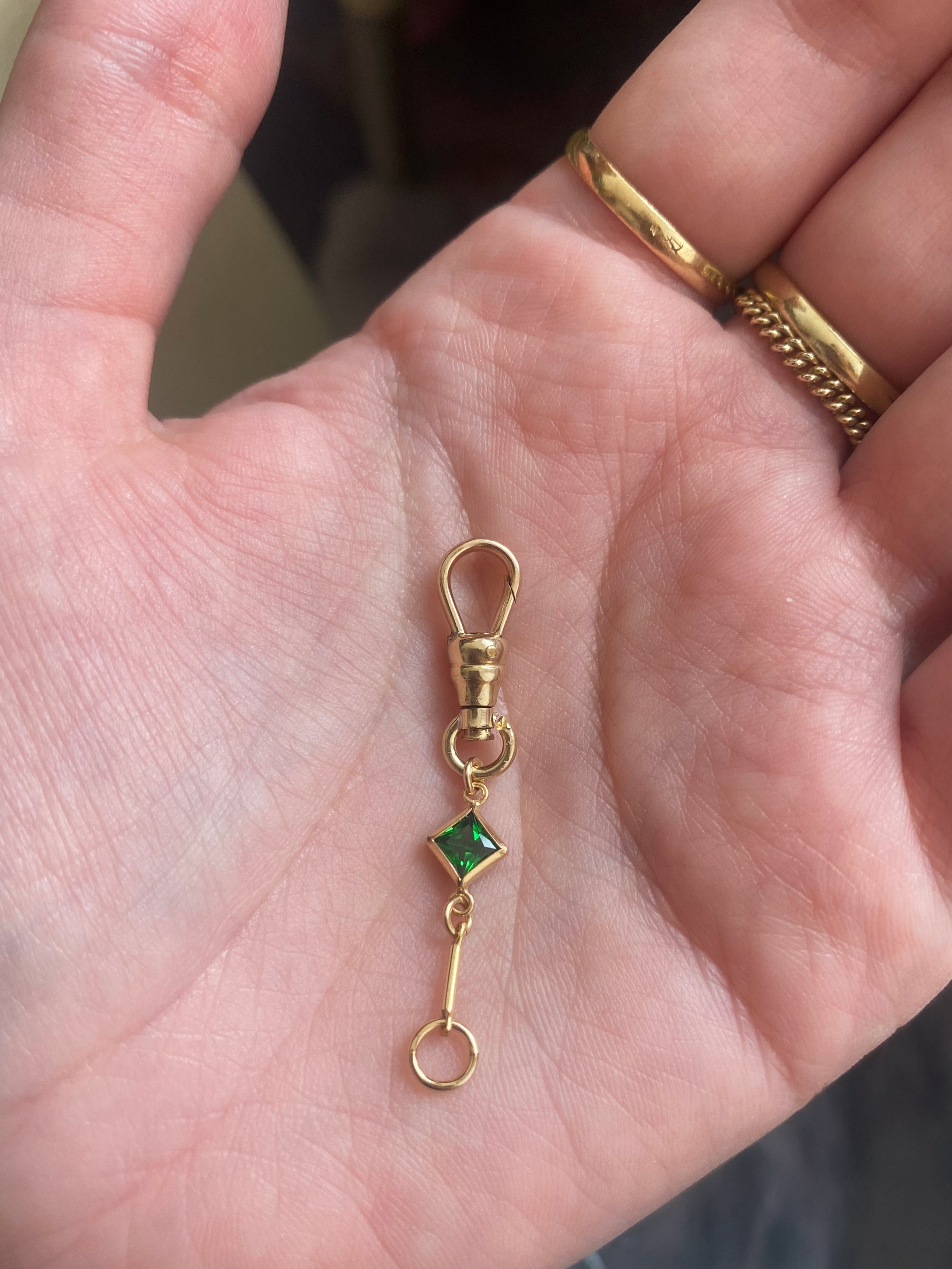 𓏲ּ𝄢 Cora Emerald Swivel Dog Clip Clasp
