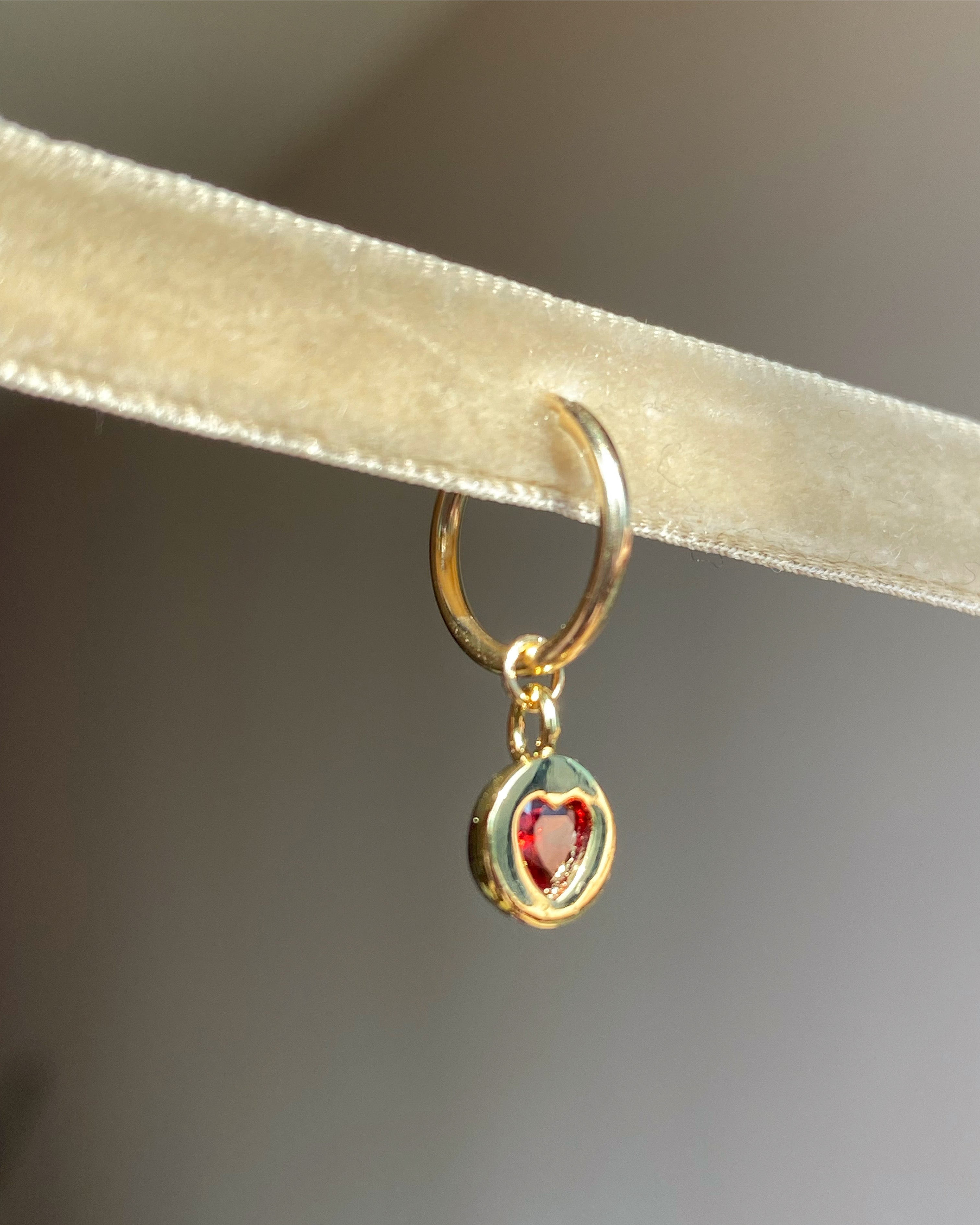 ♡ Heart Gold Disc Hoop